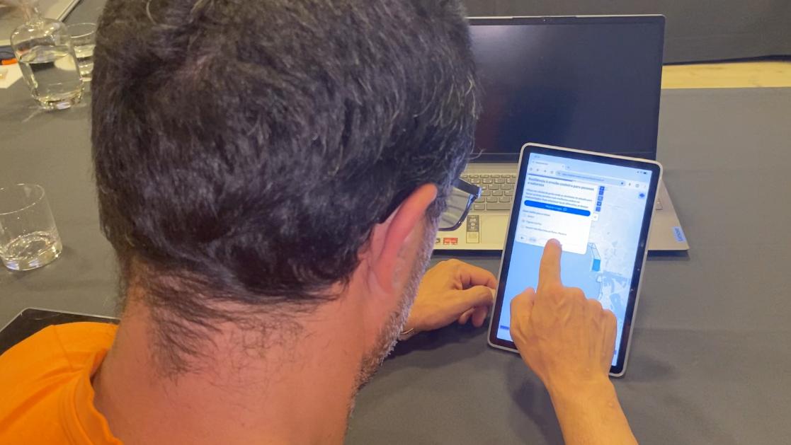 Stakeholders using Maptionnaire tools to plan marine litter reduction and ecosystem-based management actions in Centro Region, Portugal.